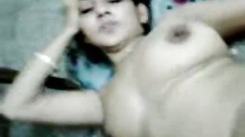 Lahori raand with her client in hotel room sucking him off and opens her legs wide to get deepest penetration.