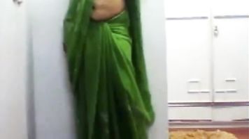 Aunty Seductive Wall Dance - Movies.