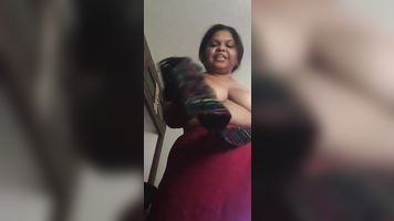 Telugu Bhabhi Juicy Melons - Movies. video2porn2