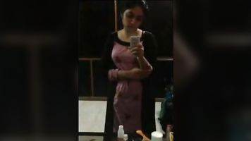 Pakistani Babe Filming Selfie - Movies. video2porn2