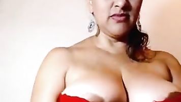 Busty boobs Sumitra aunty in her 2nd mms clip.