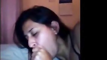 Hot amateur Indian cocksucker.