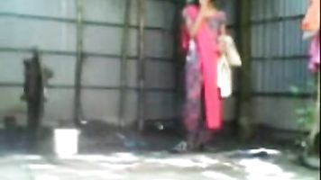 Indian Desi Couple Fucking While Taking Outdoor Bath.