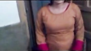 girl exposig huge boobs
