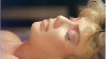 ayntritli tarik akan Ahu Tuba guzel Sevime Sahneleri video2porn2