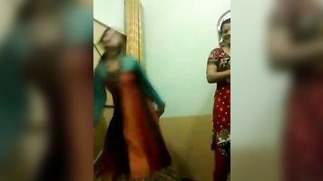 Pakistani Sexy NOT aunties Enjoy Dance
