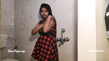 tamil college girl alia advani taking shower