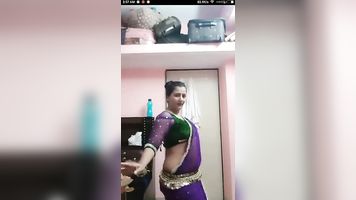 Topheavy pooja bhabhi seductive dance