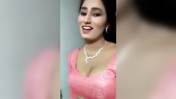 tamil randi chucchio ko dikhatay huay