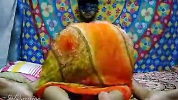 watch till the end. My desi aunt has the biggest butt and shows ait whikle sucking my dick