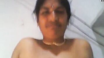 Desi Tamil bhabi ki masti With devor in Kitchen - Wowmoyback