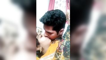 TAMIL GIRL BOOK HER http://1ink.cc/wnpPB