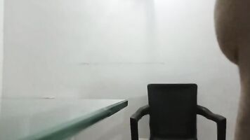 उनी घरबाट भागेकी थिइन् मसँग बकवास गर्न