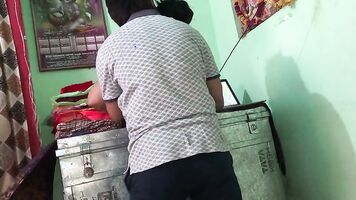 Jawan Aunty Apne Bhatije se Chudwayi