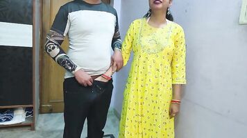 Ghar malik bhada mangne aya Saara ne kaha ek rat gujarlo mere sath Rent or sex Owner fucked me cz i dont pay rent