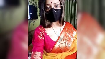 Lisa bhabi ne apni Nude dance or vagina open kari