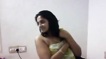 Shyna Bhabhi In Saree - Movies.
